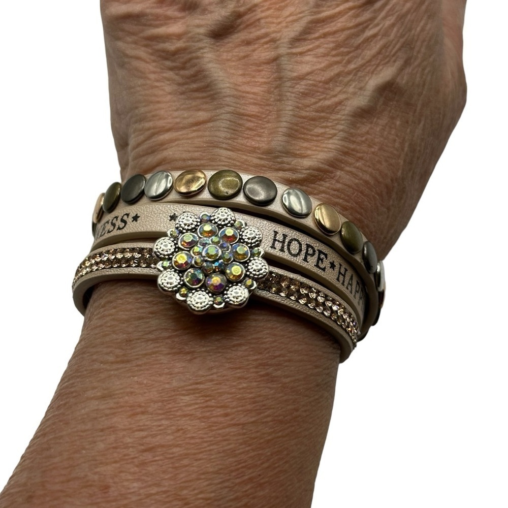 “Love, Hope, Happiness” Criss Cross Bracelet w/ Iridescent Sparkling Snap NWT - Picture 11 of 16
